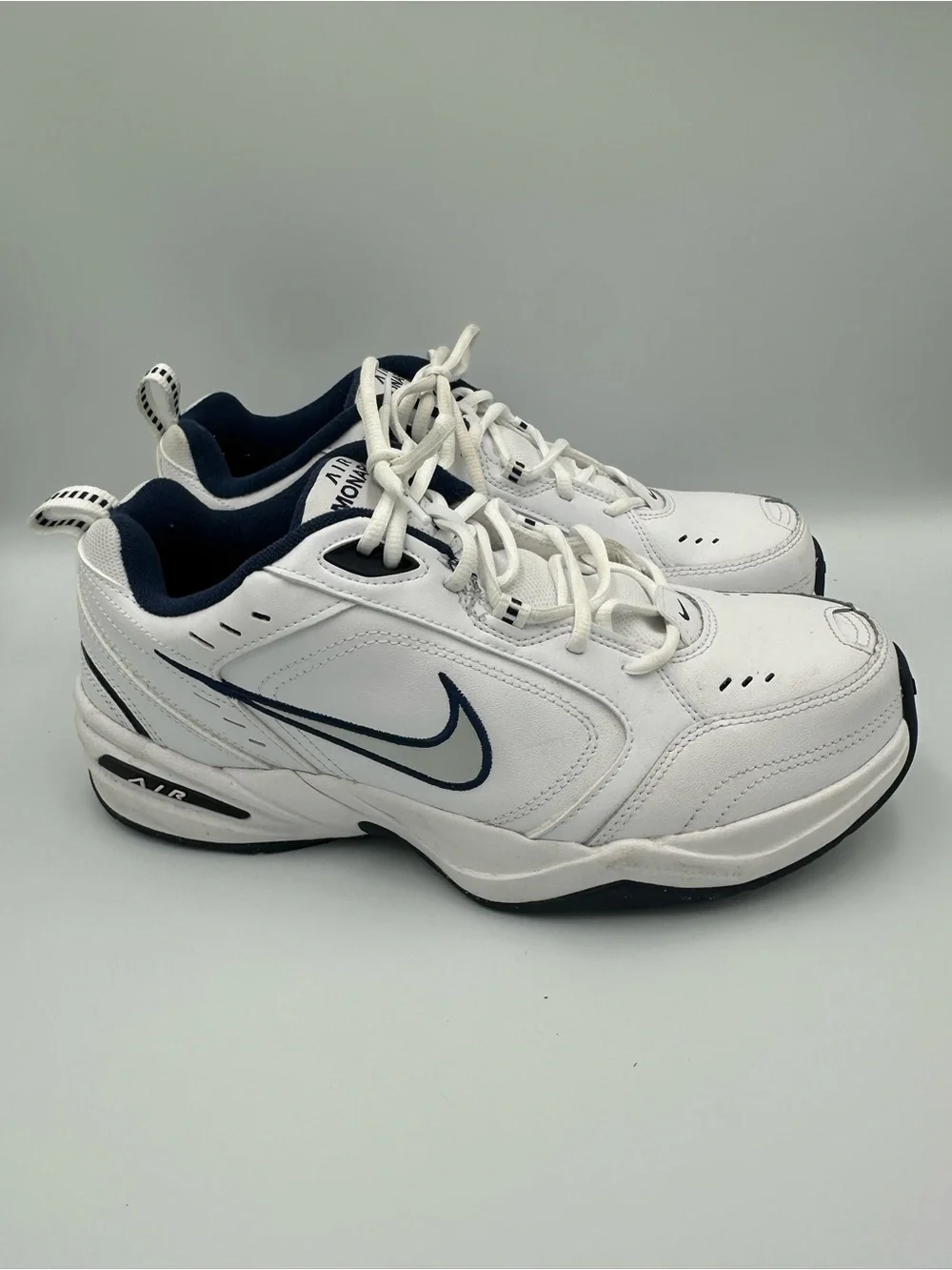 Mens Size 10.5 Nike Air Monarch IV 4E White Metallic Silver Sneakers 416355 102